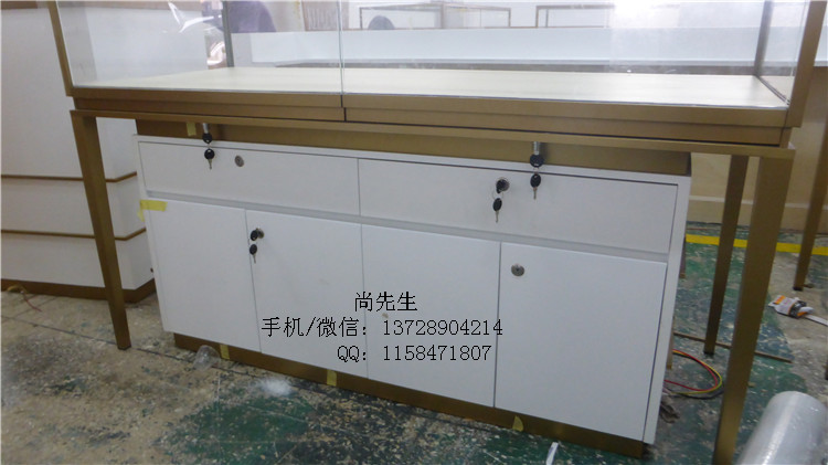 木制珠寶展柜.jpg 木制珠寶展柜.jpg