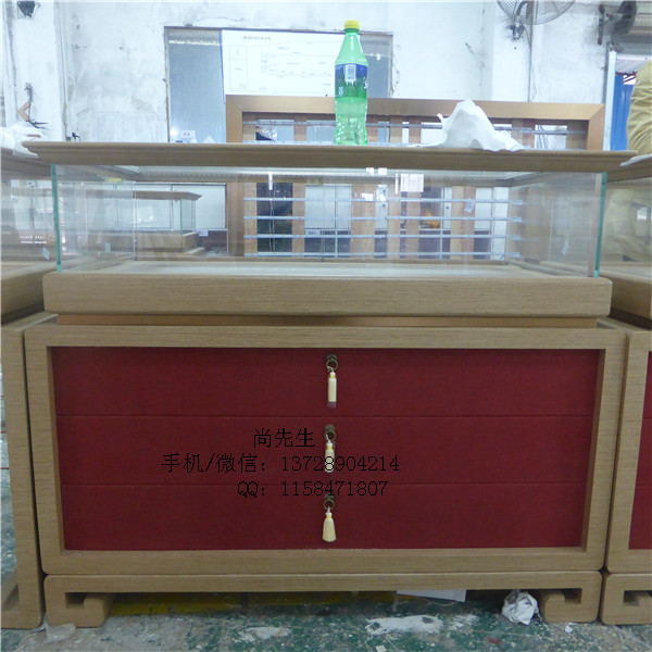 珠寶展示柜圖片.jpg