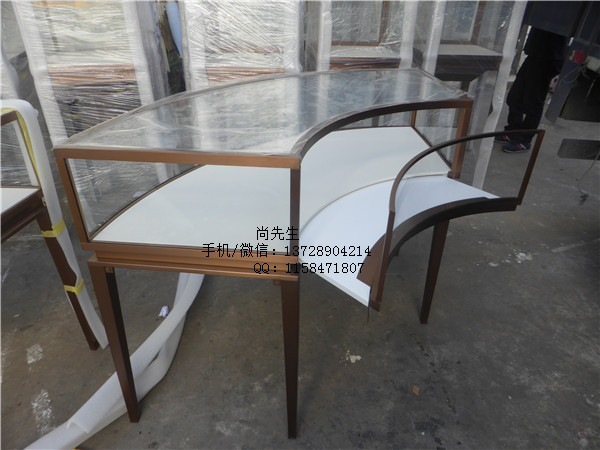 卡地亞珠寶展柜.jpg 卡地亞珠寶展柜.jpg