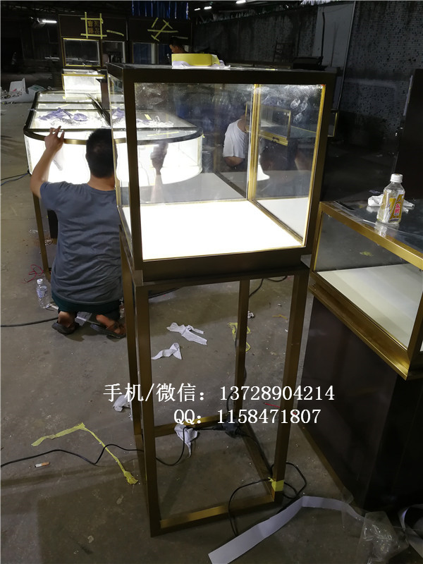 珠寶店精品展示柜.jpg 珠寶店精品展示柜.jpg