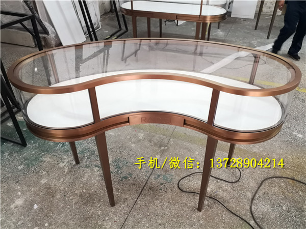 弧形珠寶柜臺.jpg 弧形珠寶柜臺.jpg