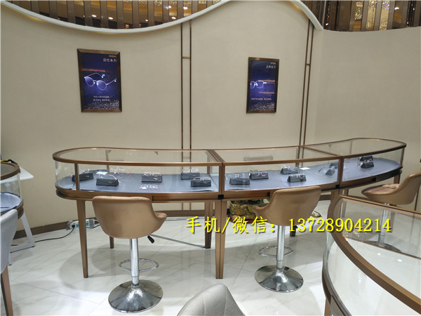 奢侈品展示柜.jpg 奢侈品展示柜.jpg