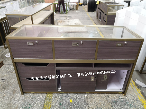 黃金展示柜.jpg 黃金展示柜.jpg