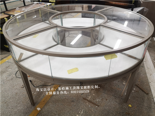 弧形珠寶展示柜.jpg