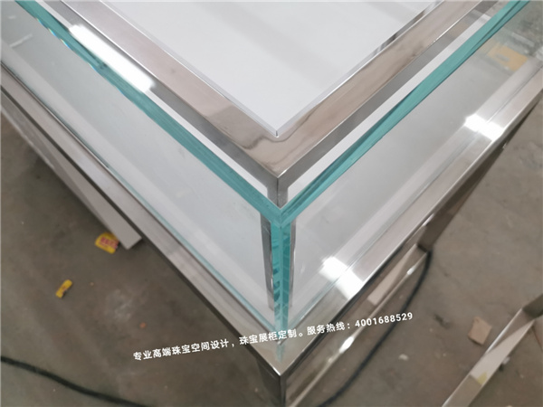 珠寶展柜45度拼接.jpg 珠寶展柜45度拼接.jpg