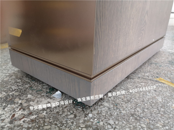 展柜.jpg 展柜.jpg