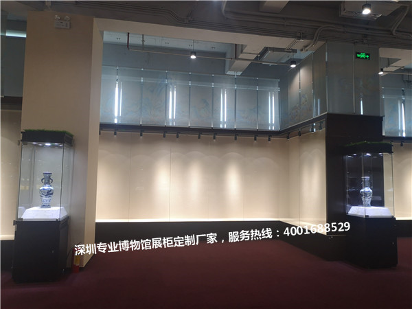 博物館展柜.jpg