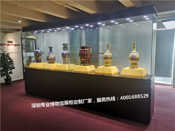 文物古董展柜.jpg