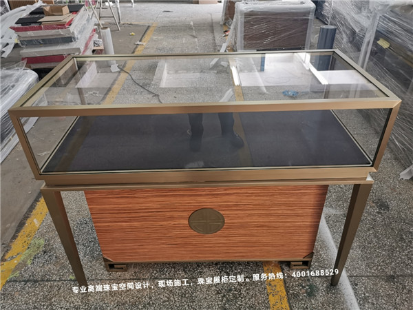 不銹鋼珠寶展柜.jpg 不銹鋼珠寶展柜.jpg