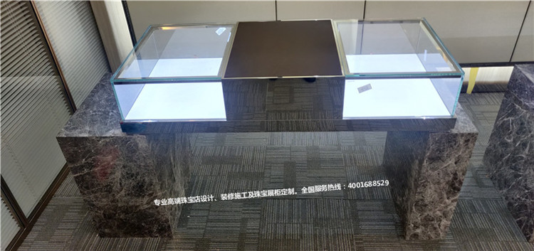 高端珠寶展柜.jpg