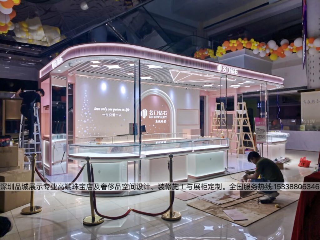 深圳品誠展示設(shè)計名門鉆石珠寶店展柜設(shè)計效果圖3.jpg