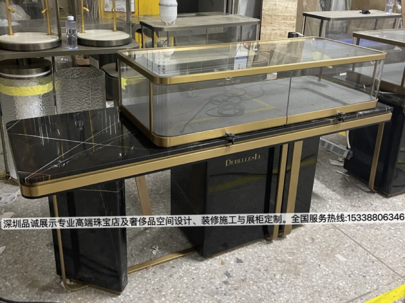 上海別墅改造會所展柜設(shè)計