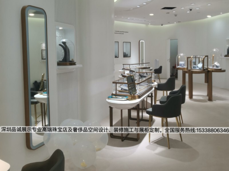 碧色珠寶平安中心旗艦店展柜設(shè)計(jì)